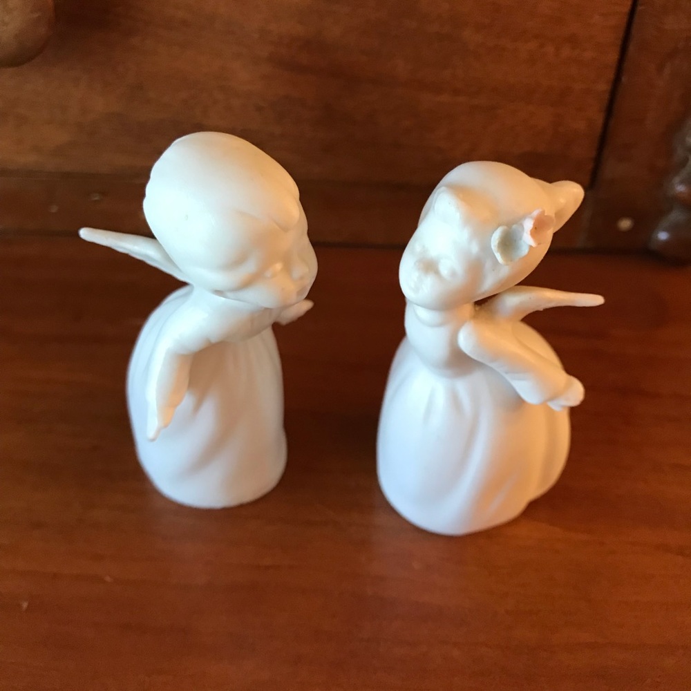 Vintage Napcoware kissing angels